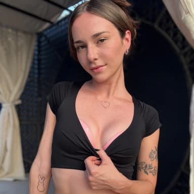 Tess Thompson